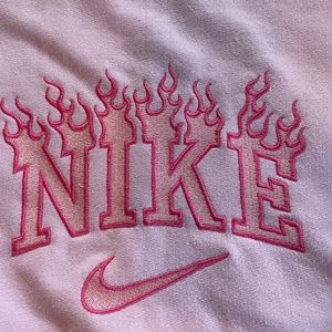 Gildan sweatshirt with NIKE embroidery